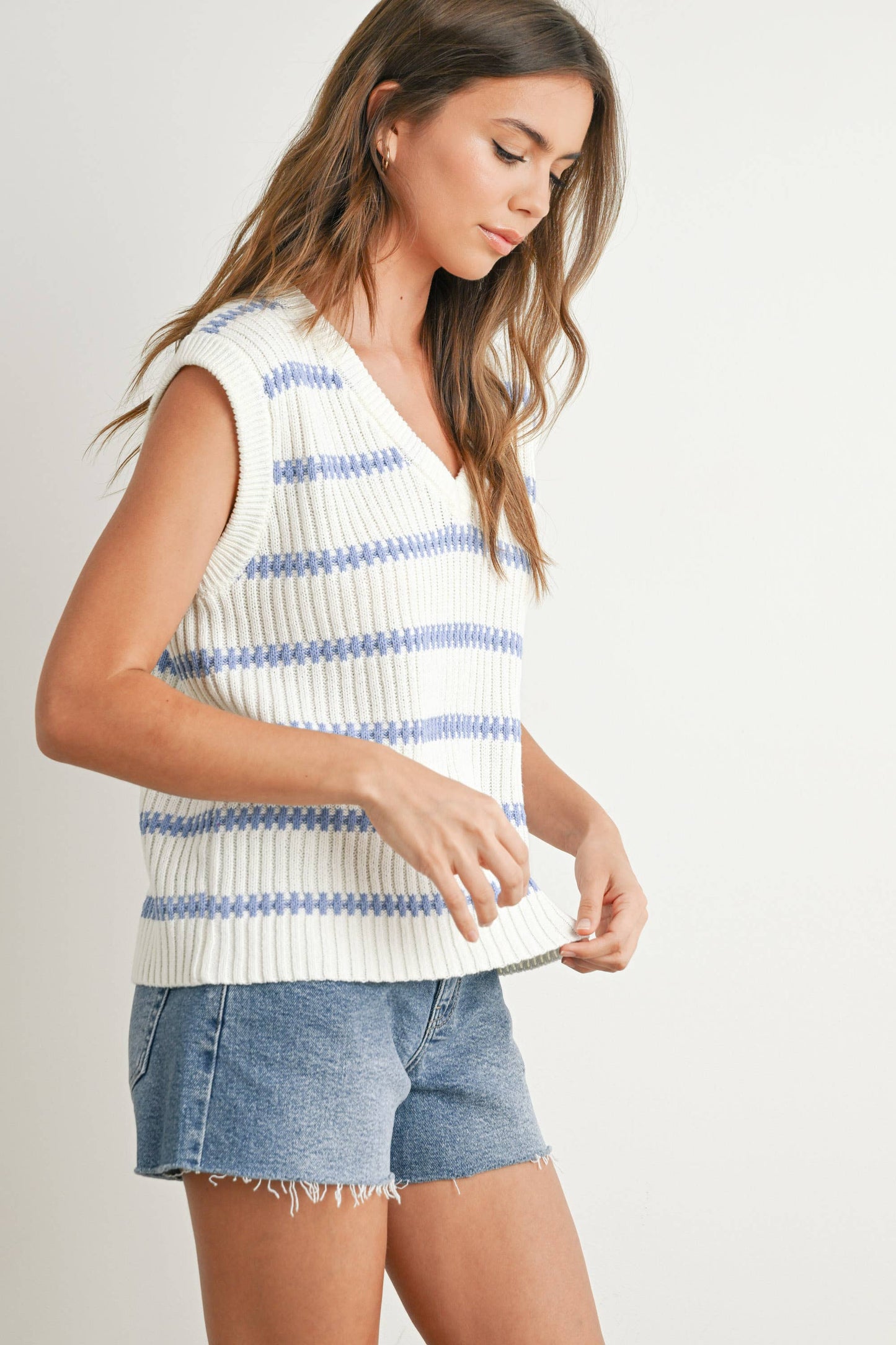 Knitted Sleeveless Sweater Top